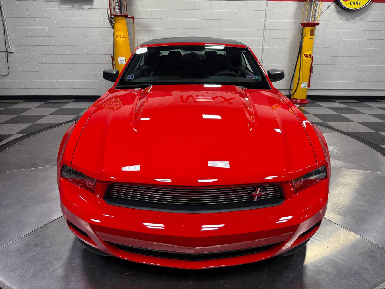 2011 Ford Mustang 38
