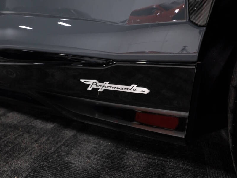 2024 Lamborghini Urus Performante