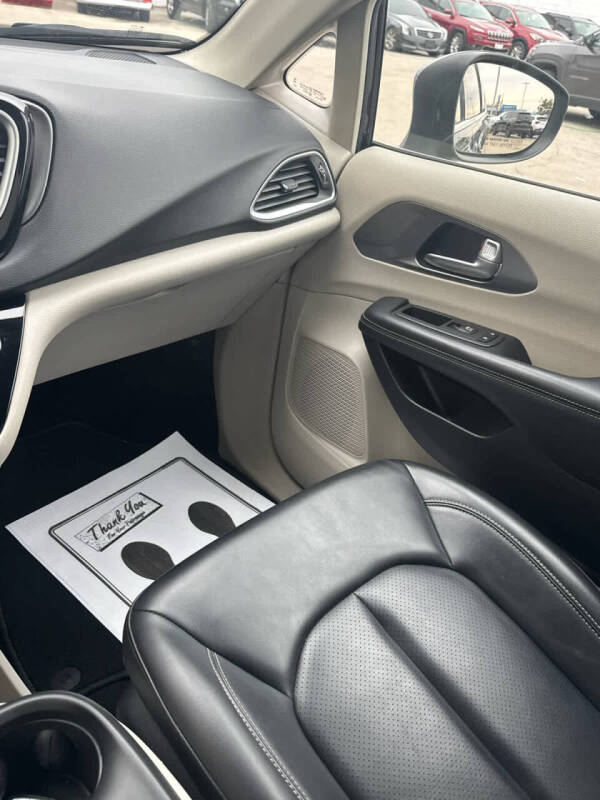 2023 Chrysler Pacifica Touring L