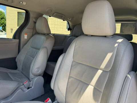 2015 Toyota Sienna