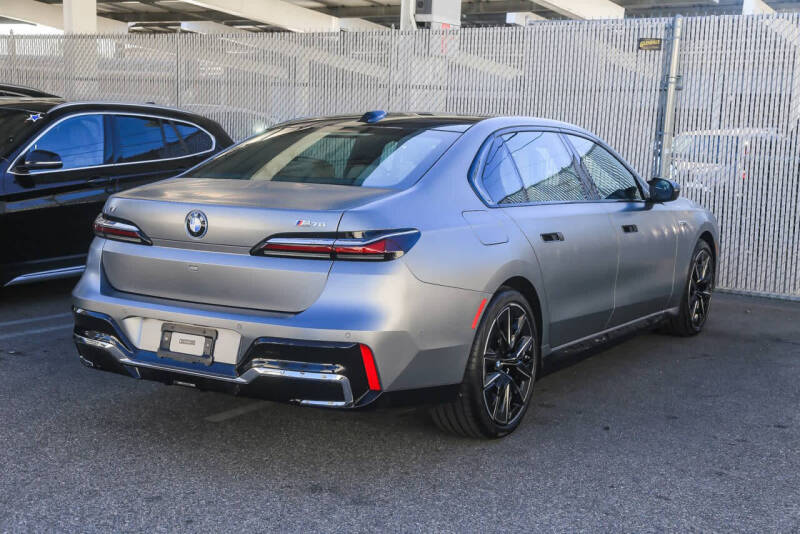 2025 BMW i7 M70