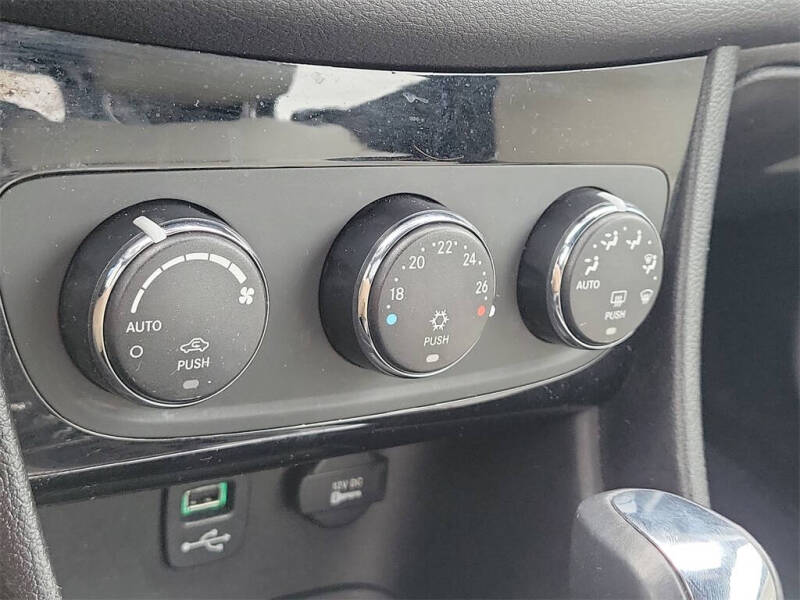 2012 Chrysler 200 Limited