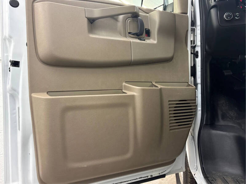 2023 Chevrolet Express 2500