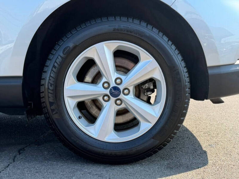 2022 Ford Edge SE