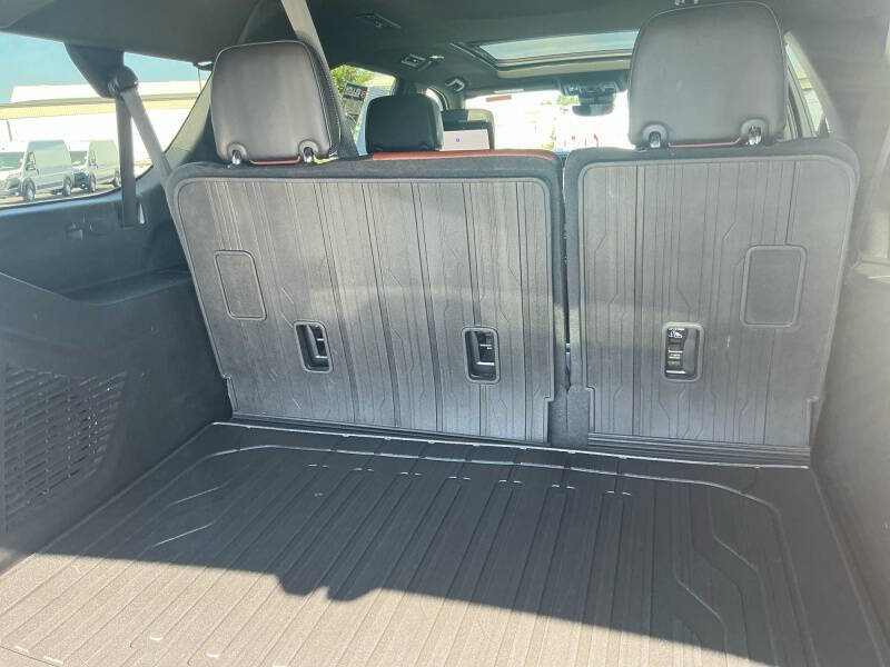 2023 GMC Yukon XL Denali Ultimate