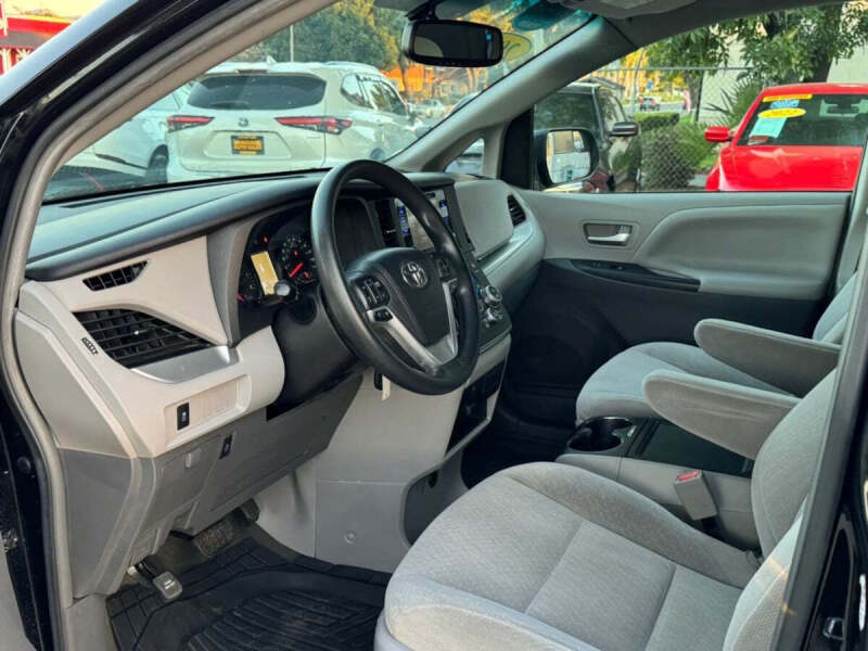 2017 Toyota Sienna