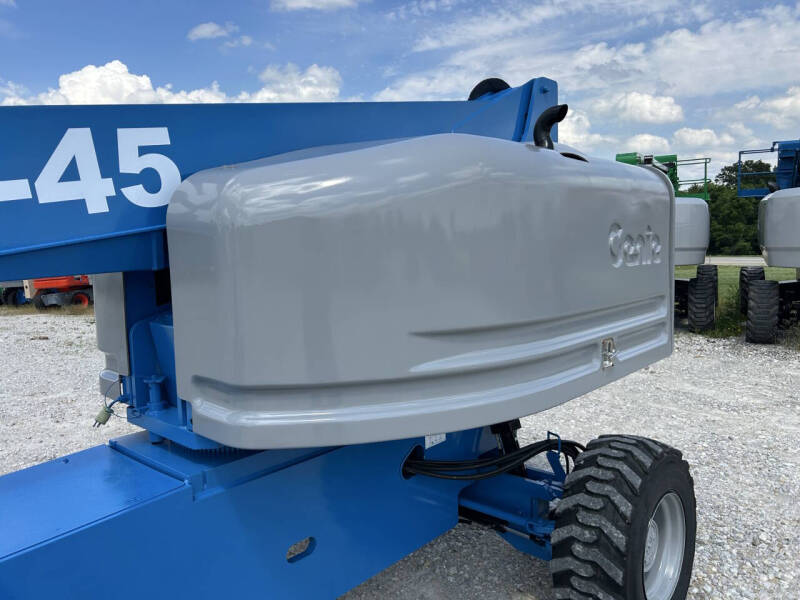 2016 Genie 45' Manlift