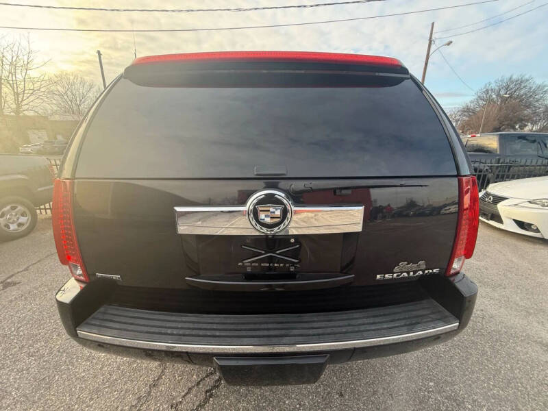 2011 Cadillac Escalade Premium
