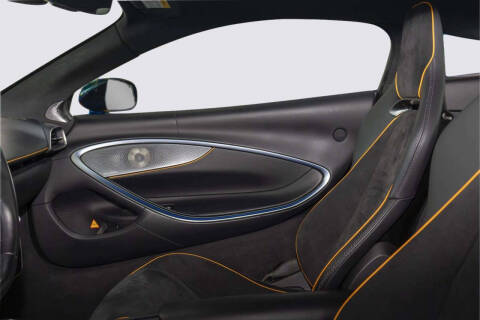 2023 McLaren Artura