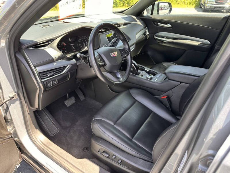 2023 Cadillac XT4 Premium Luxury