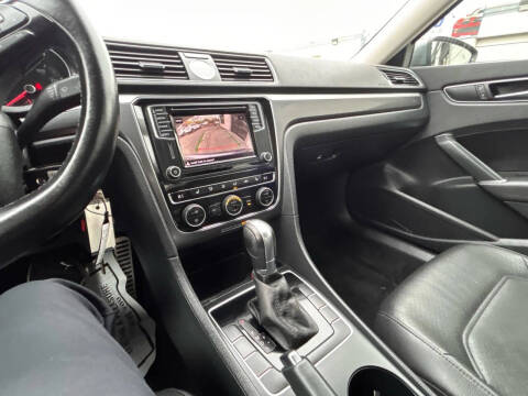 2017 Volkswagen Passat 1.8T R-Line