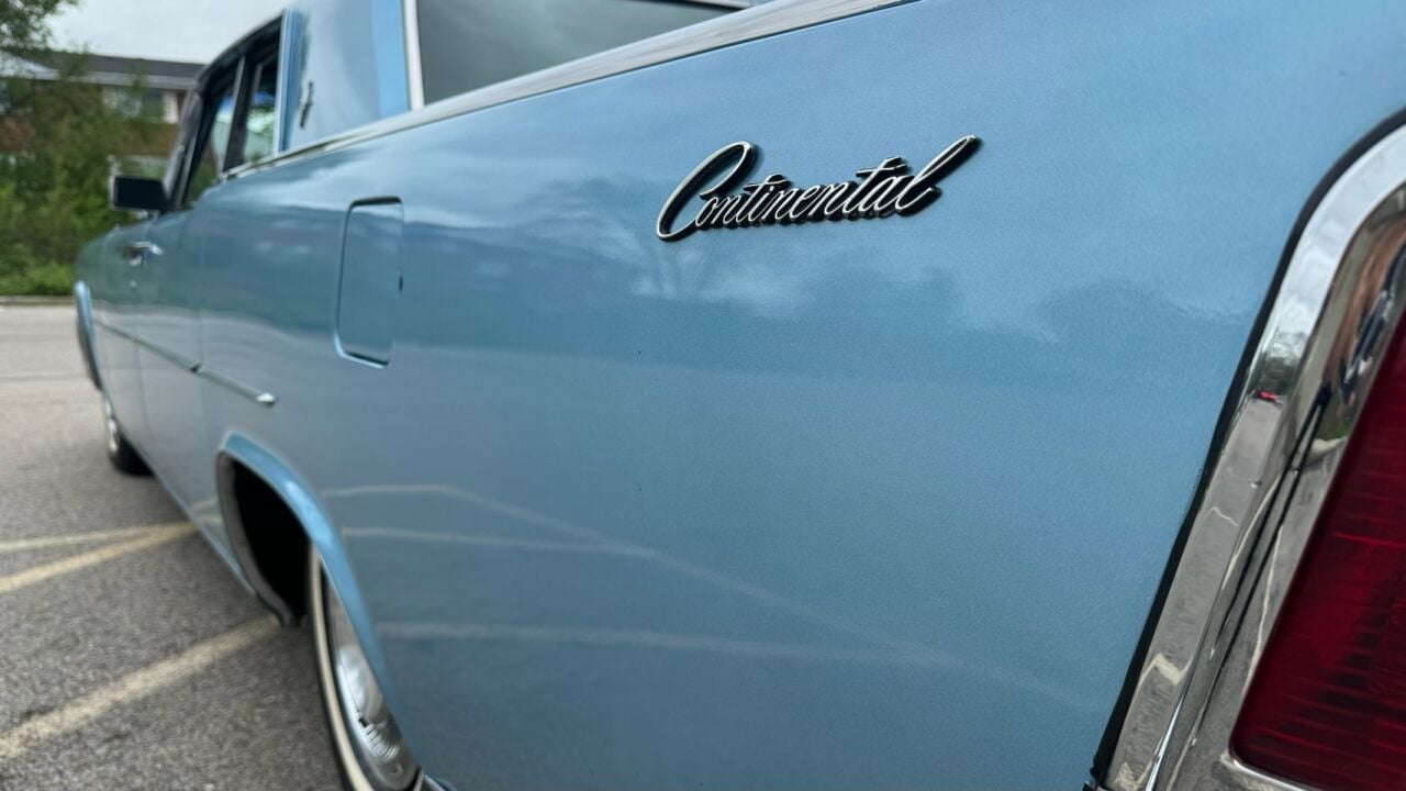 1964 Lincoln Continental 34