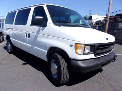 2000 Ford E-350 for sale at Delta Auto Sales in Milwaukie OR