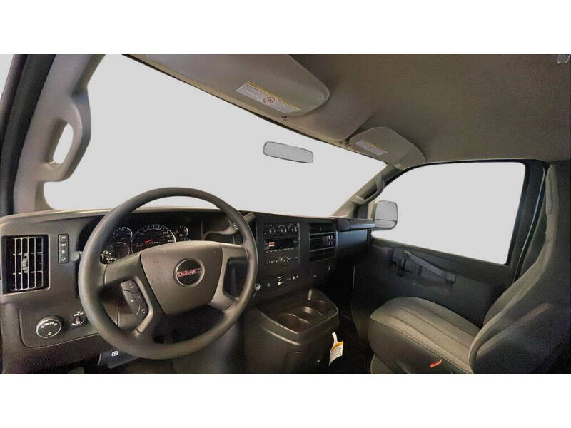 2025 GMC Savana 3500