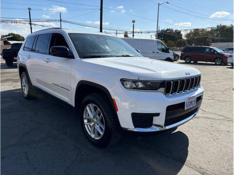 2021 Jeep Grand Cherokee L for sale at Dealers Choice Inc in Farmersville CA