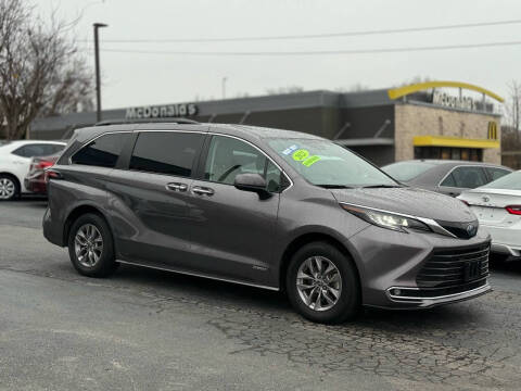 2021 Toyota Sienna XLE 8-Passenger