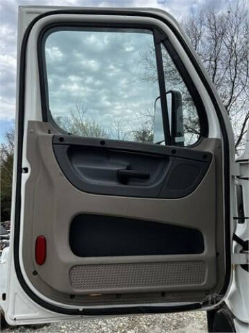 2014 Freightliner Cascadia