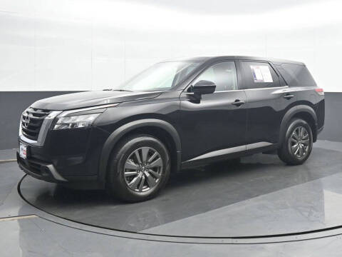 2025 Nissan Pathfinder S