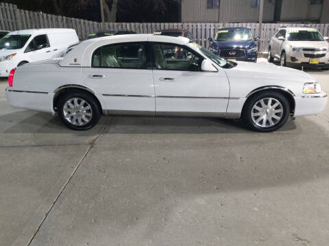 2003 Lincoln Town Car Signature