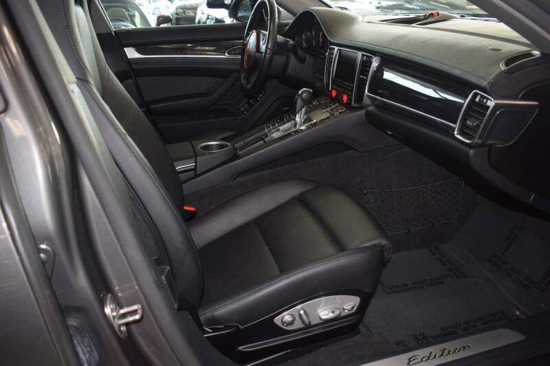 2016 Porsche Panamera Edition