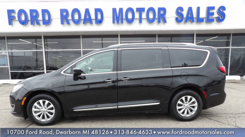 2019 Chrysler Pacifica for sale at Ford Road Motor Sales in Dearborn MI