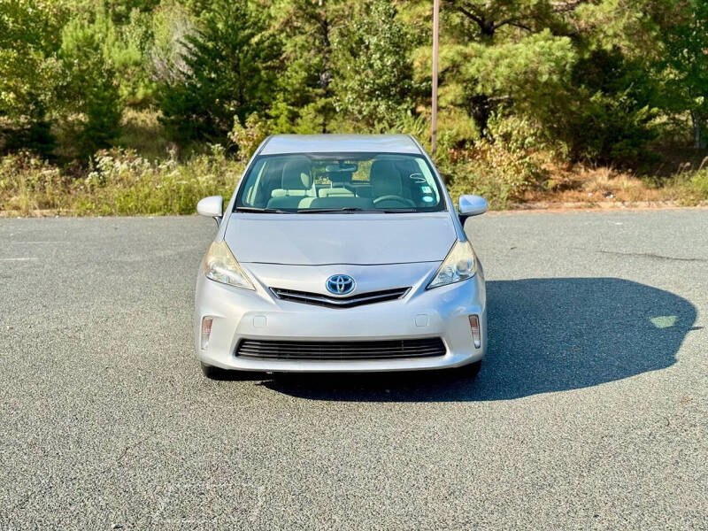 2014 Toyota Prius v Two