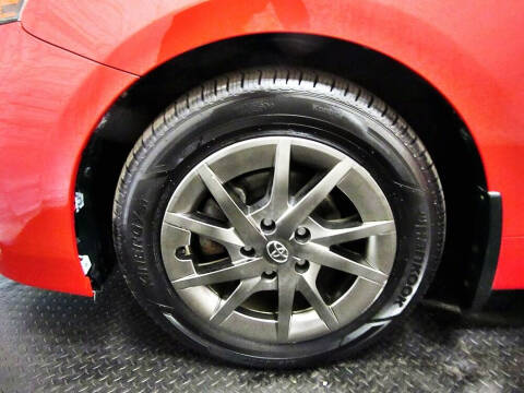 2017 Toyota Prius v Three