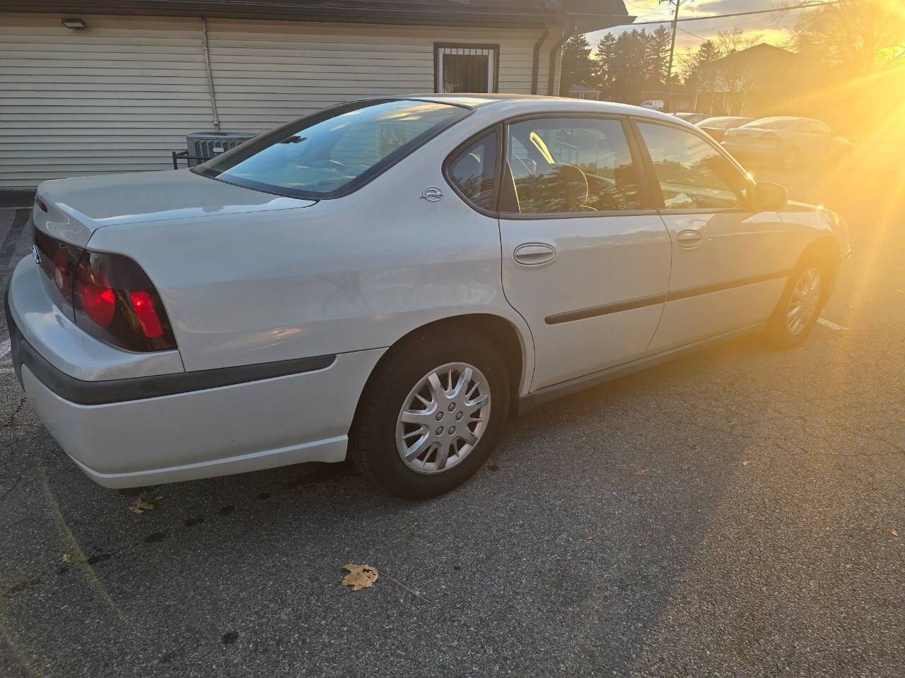 2004 Chevrolet Impala for sale at QUEENSGATE AUTO SALES in York, PA