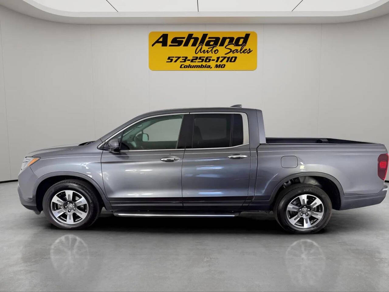 Dk. Gray 2017 Honda Ridgeline RTL-E AWD RTL-E 4dr Crew Cab 5.3 ft. SB 2