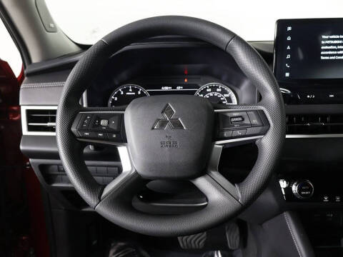 2025 Mitsubishi Outlander ES
