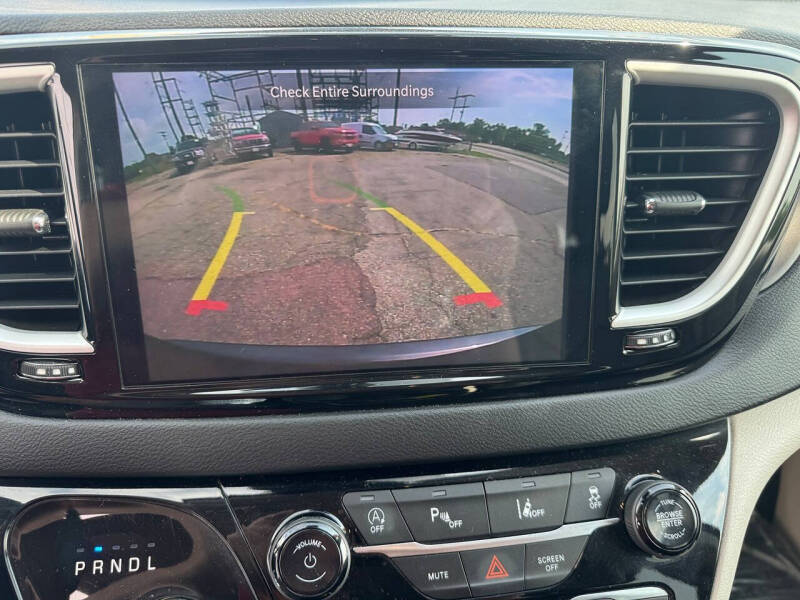 2022 Chrysler Pacifica Touring L