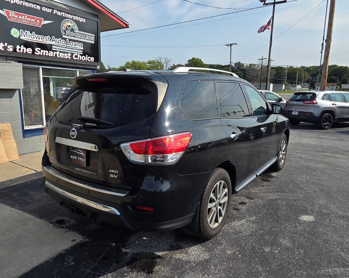 2015 Nissan Pathfinder for sale at Midwest Auto Loans in Davenport, IA