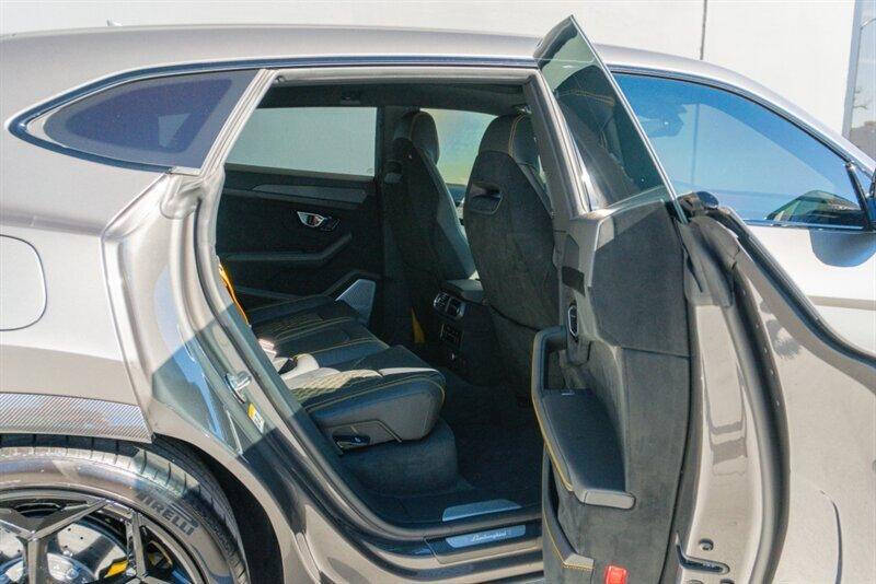 2024 Lamborghini Urus Performante