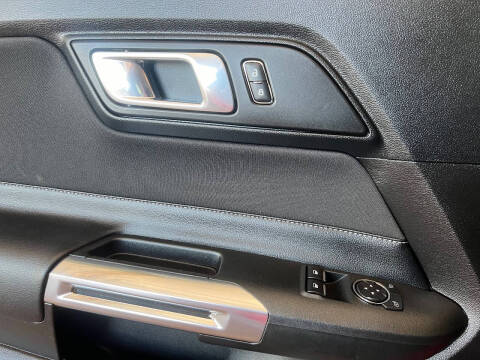 2022 Ford Mustang EcoBoost