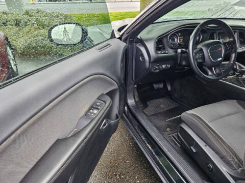 2015 Dodge Challenger SXT