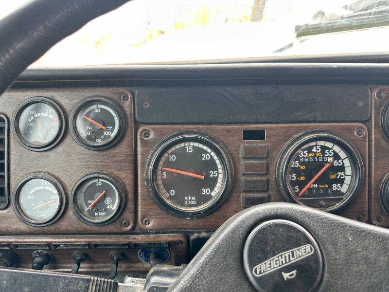 1996 Freightliner FLD112