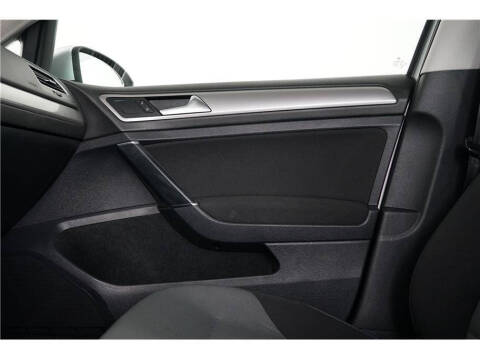 2016 Volkswagen e-Golf SE