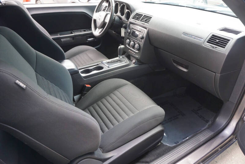 2014 Dodge Challenger SXT