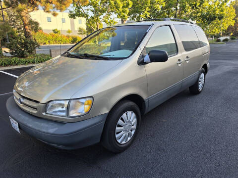 2000 Toyota Sienna LE