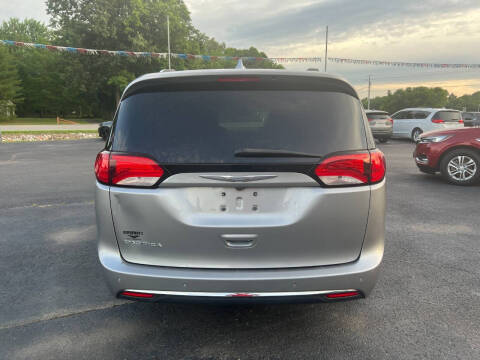 2017 Chrysler Pacifica Touring-L Plus