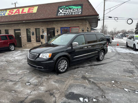 2014 Chrysler Town and Country Touring-L