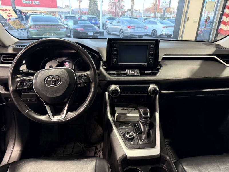 2021 Toyota RAV4 Hybrid XLE Premium