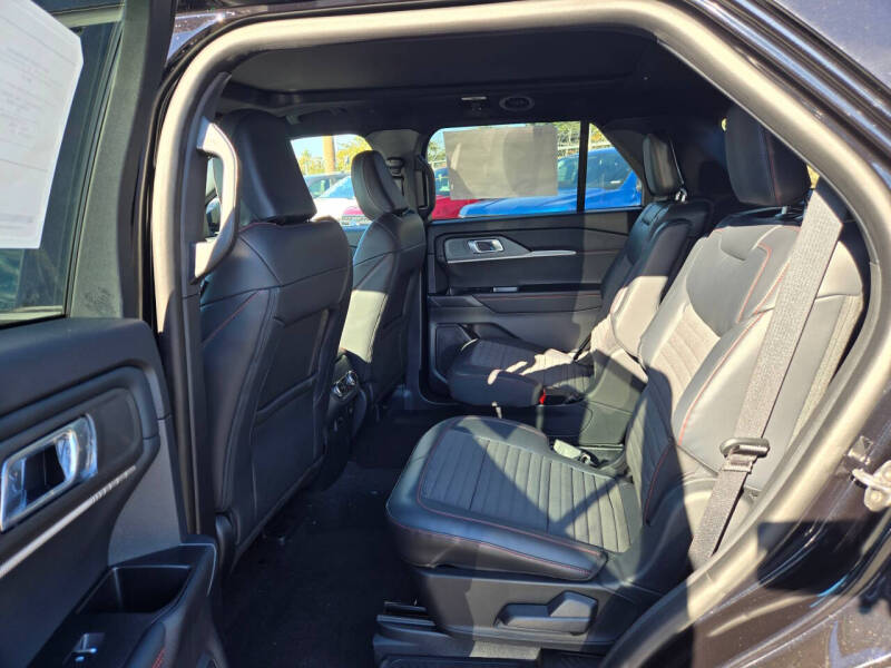 2025 Ford Explorer ST-Line