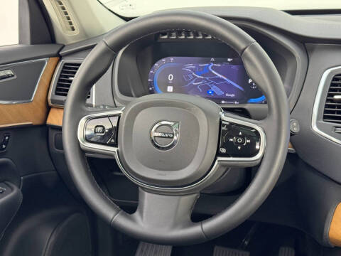 2024 Volvo XC90 Recharge T8 Core Bright Theme