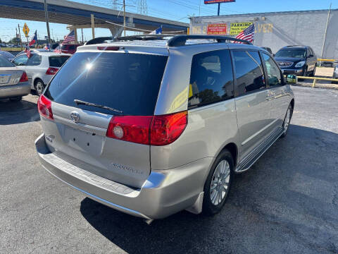 2007 Toyota Sienna XLE 7-Passenger