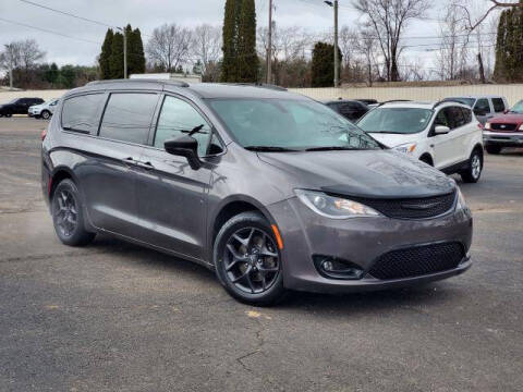 2019 Chrysler Pacifica for sale at Miller Auto Sales in Saint Louis MI