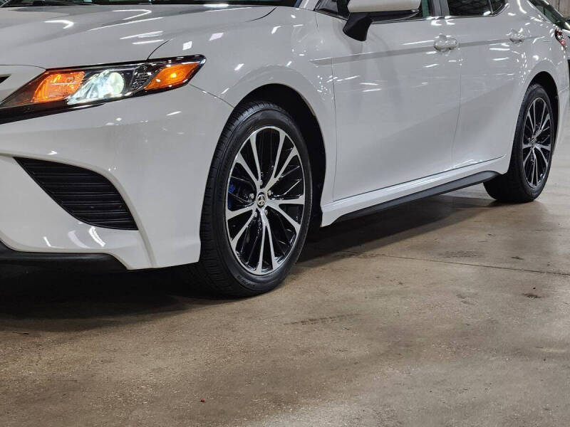 2020 Toyota Camry SE