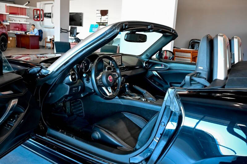 2019 FIAT 124 Spider Lusso