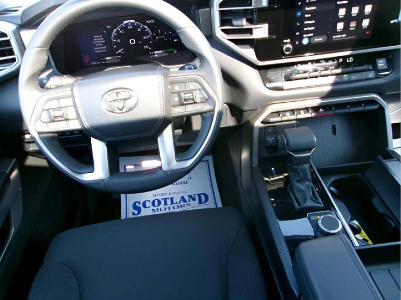 2025 Toyota Sequoia SR5