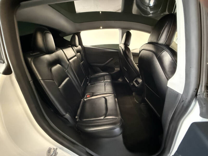 2022 Tesla Model Y Long Range - Photo 21